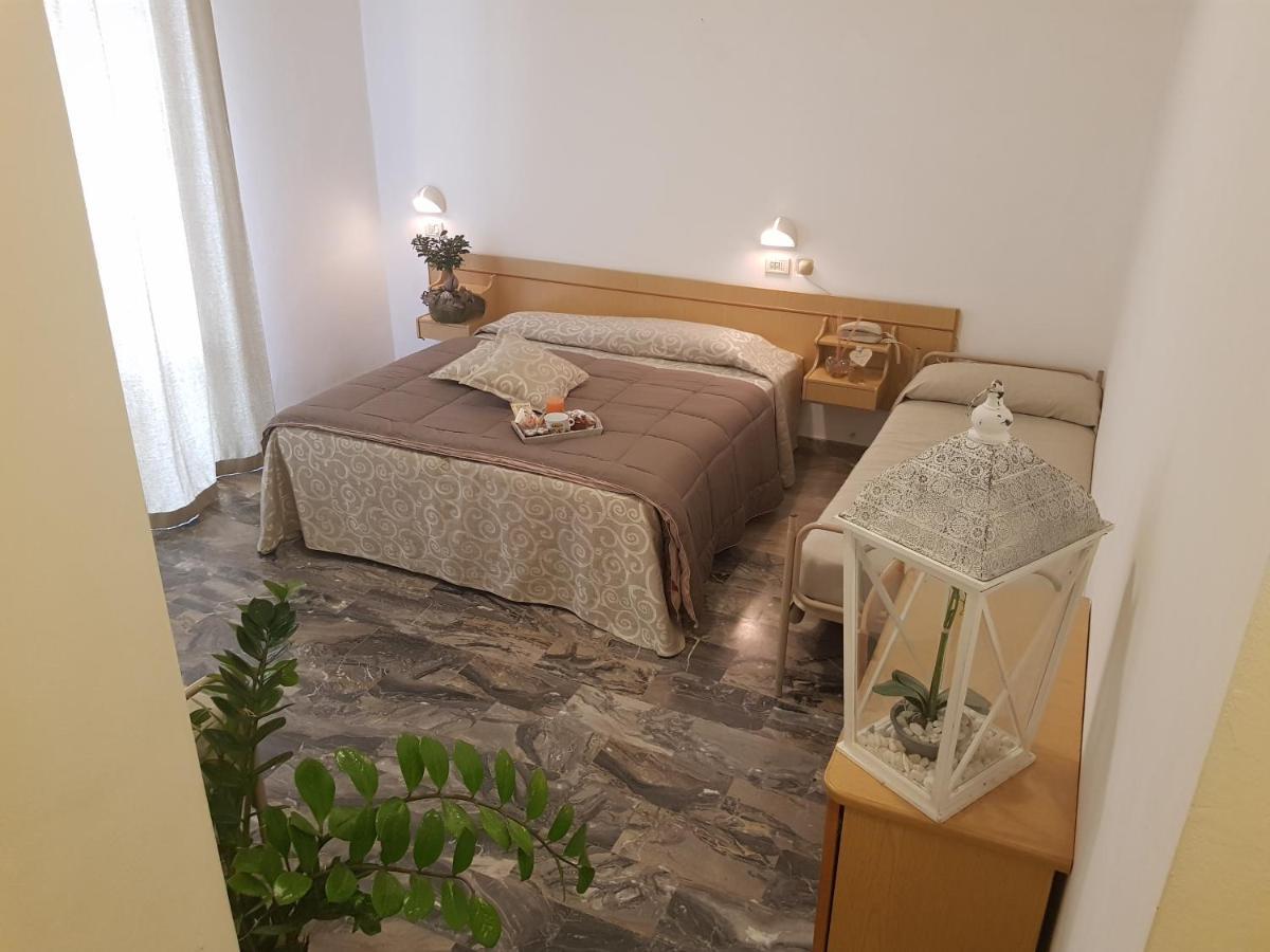 Hotel Romantica Rimini Exterior photo